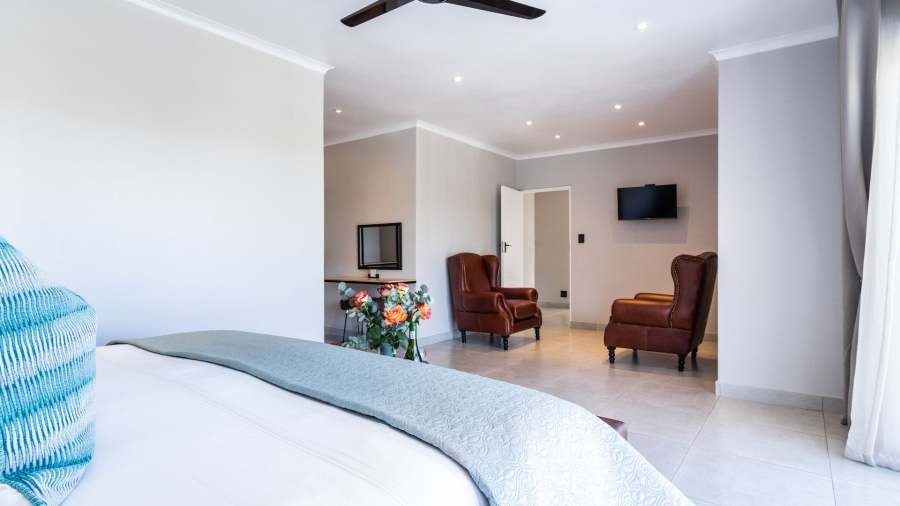 9 Bedroom Property for Sale in Westcliff Western Cape